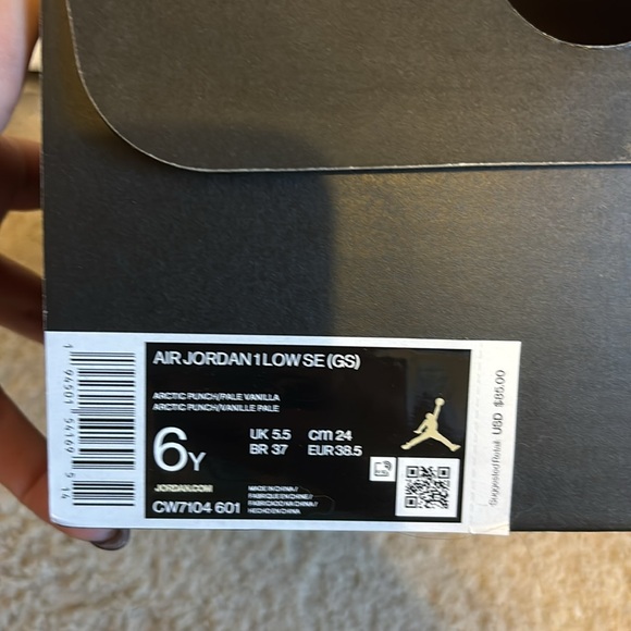 Kids Jordan 1 Low Arctic Punch/Pale Vanilla - Picture 7 of 7